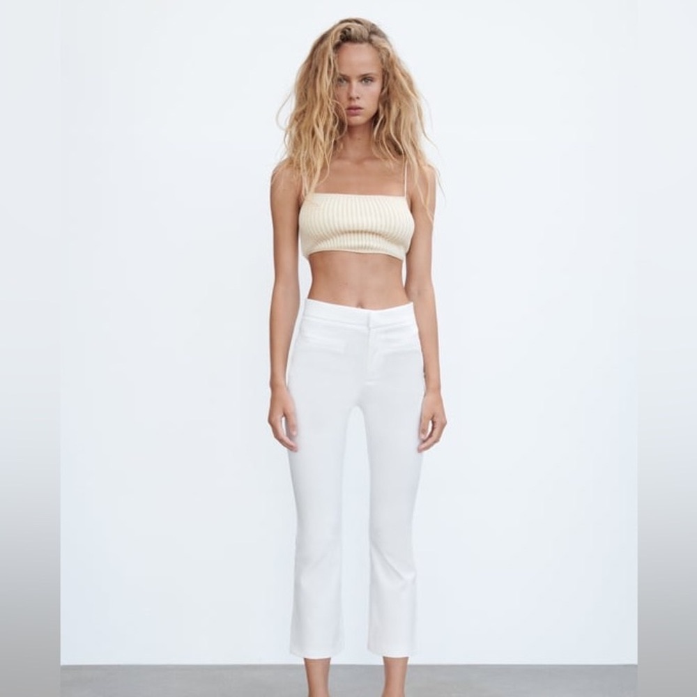 ZARA M
Donating 3/23MINI FLARE PANTS
Oyster White 0/7385/559/251/03